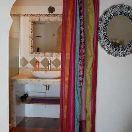 Bed and breakfast Les Jardins De Lumiere Brusque