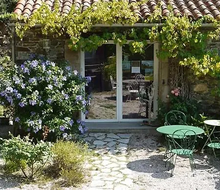 Bed and breakfast Les Jardins De Lumiere 4*