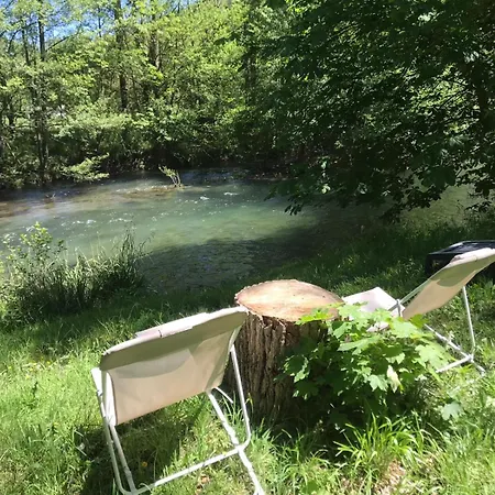 Les Jardins De Lumiere Bed and breakfast Brusque